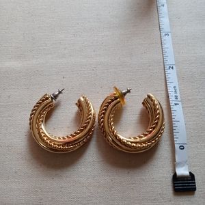 Women earrings